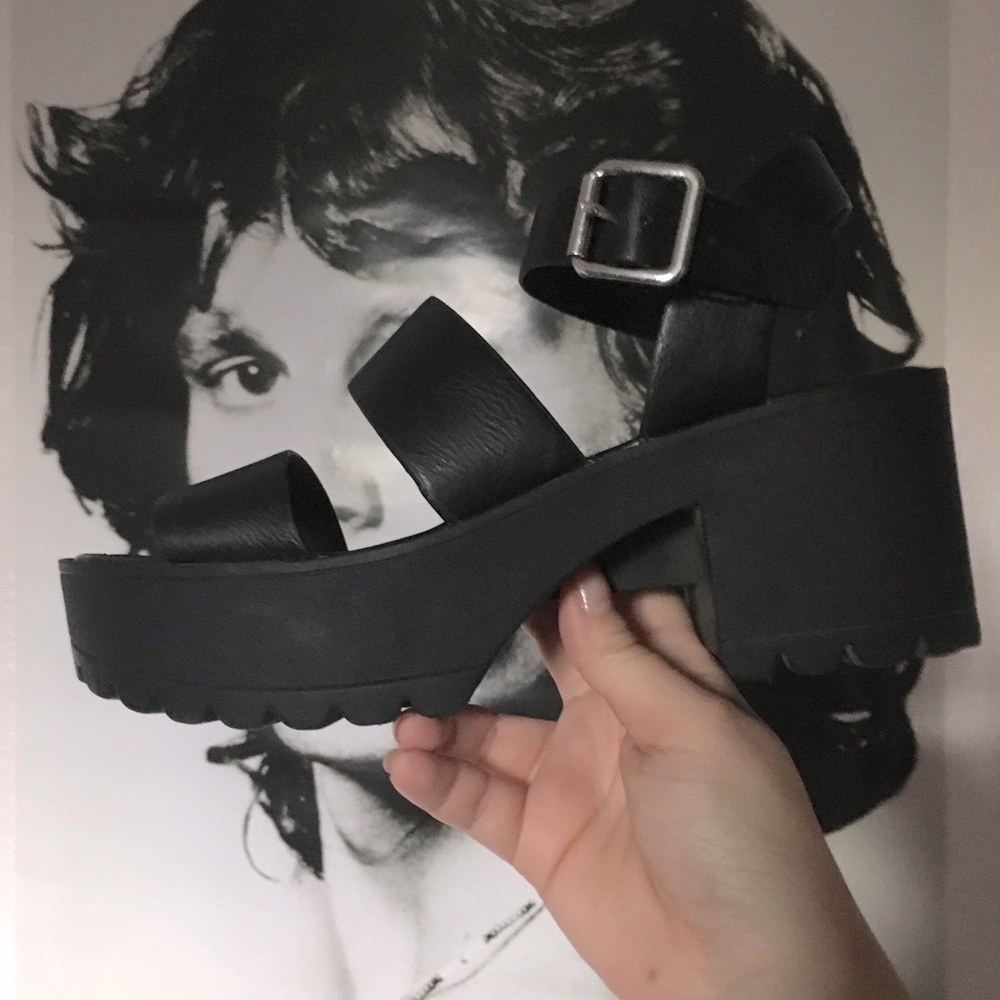 black chunky platform heel madden girl sandals